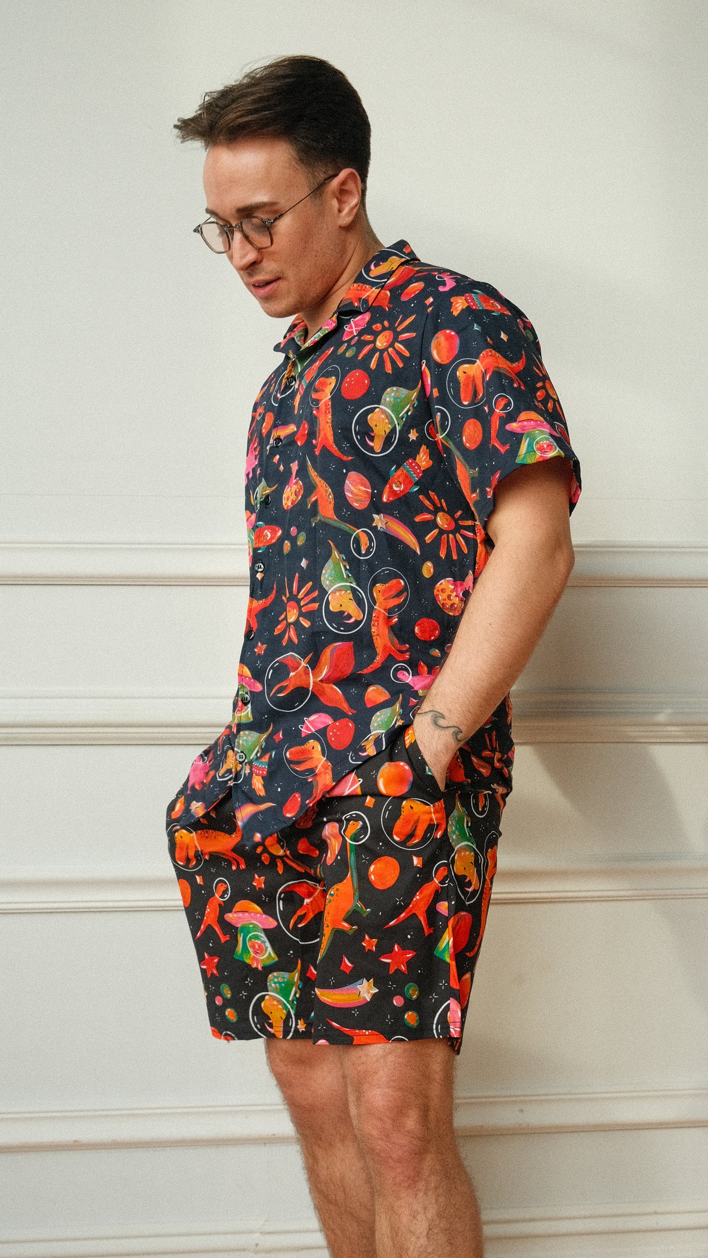 ASTRONAURS BUTTON UP